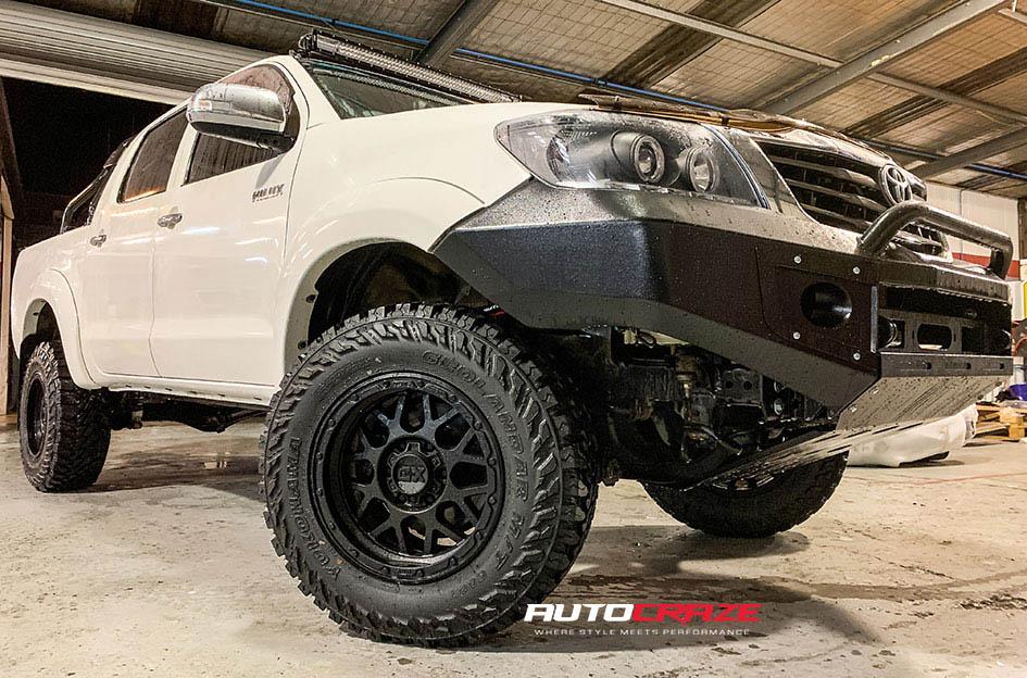 TOYOTA HILUX N70 4WD GRENADE OR MATTE BLACK